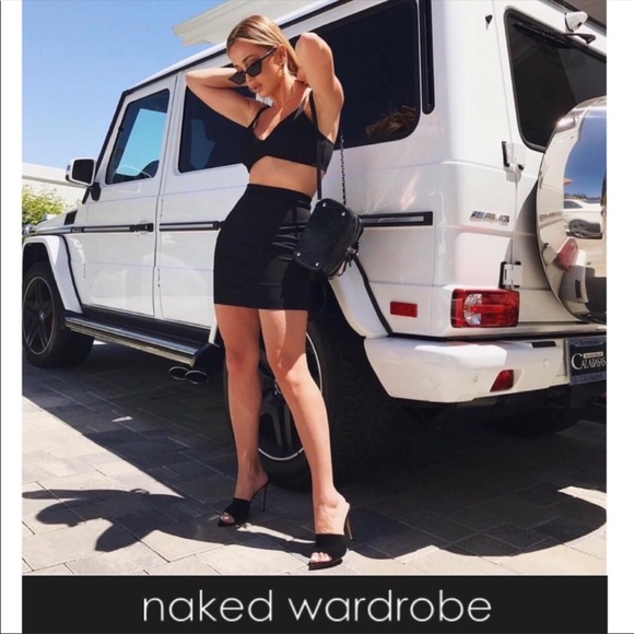 Naked Wardrobe - The Knockout set - Picture 2 of 8